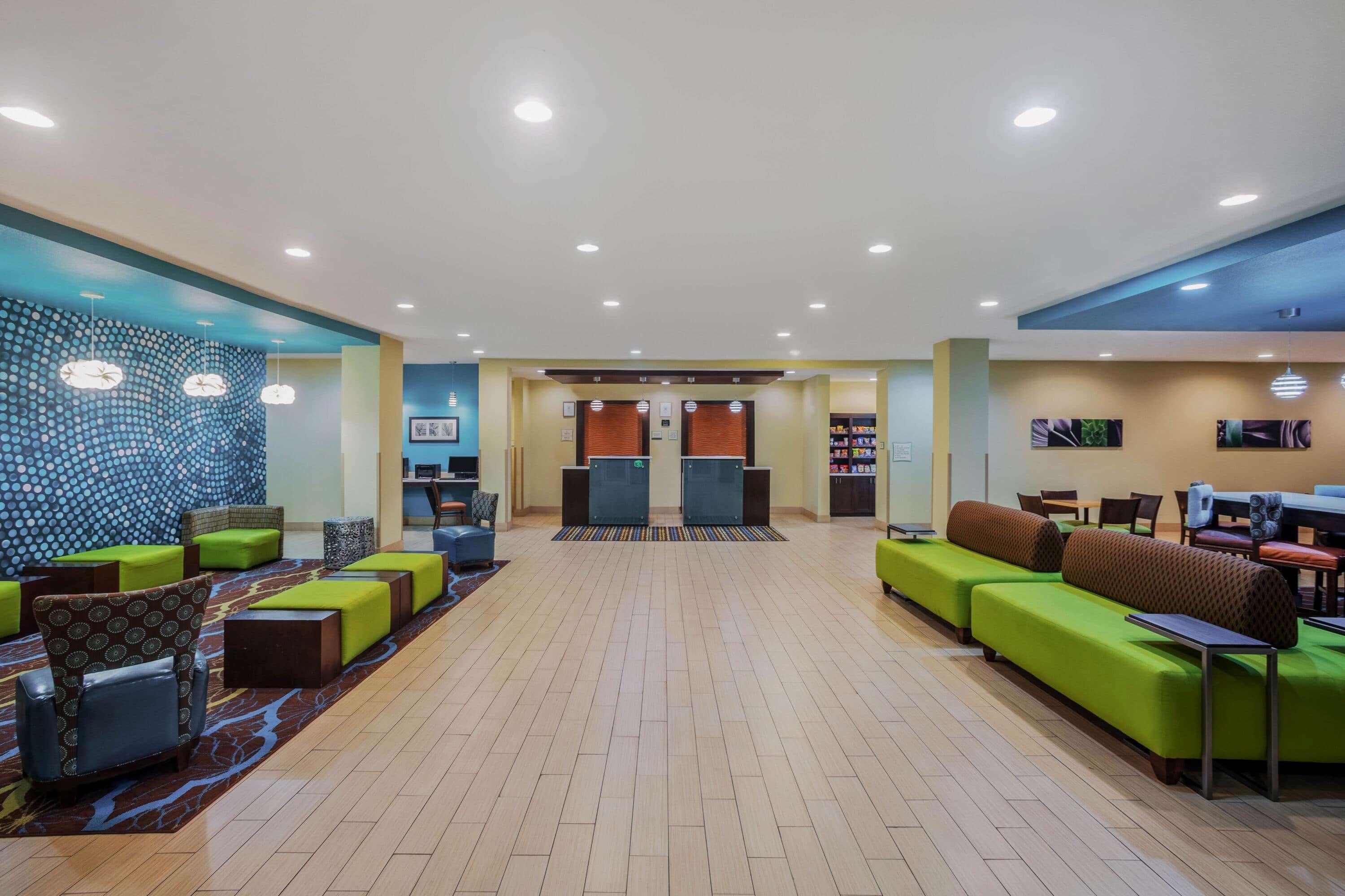 La Quinta By Wyndham Beeville Exterior photo